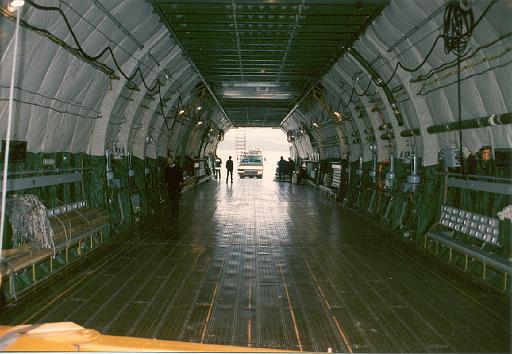 1991-04 Antonov binnen-.jpg
